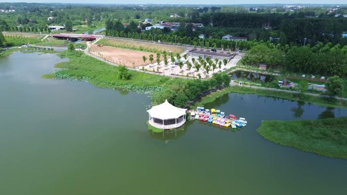 江边小岛风景