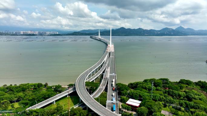 深圳的深圳湾公路大桥