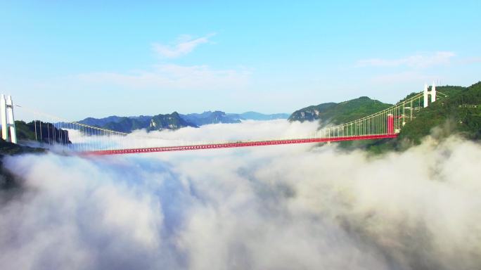 云雾中的矮寨大桥-2
