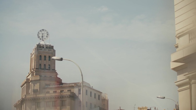 西班牙巴塞罗那加泰罗尼亚广场加泰罗尼亚广场上的BBVA时钟