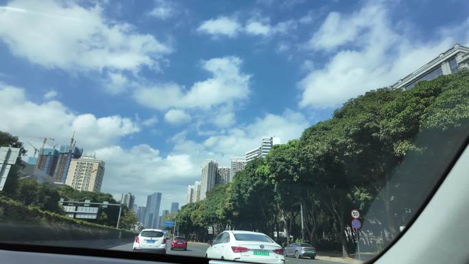 城市风景 副驾驶位安全拍摄 蓝天白云