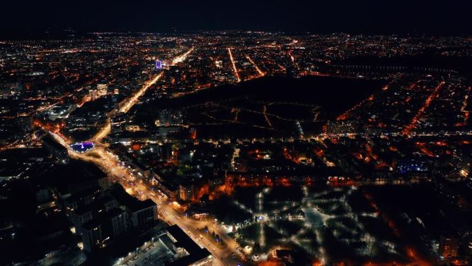 基希讷乌市夜景。摩尔多瓦