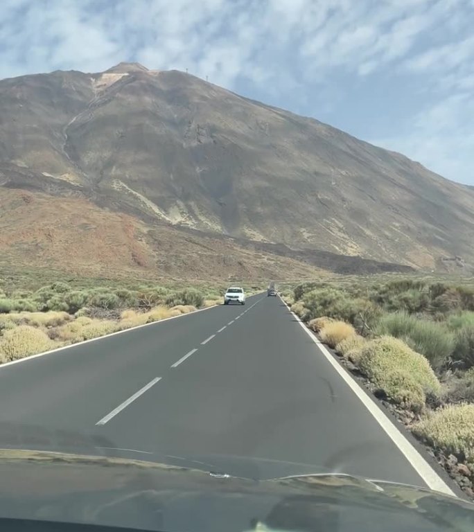 通往特内里费岛上泰德火山的公路