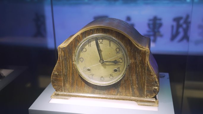 第一次全国苏维埃代表大会座钟-木钟1