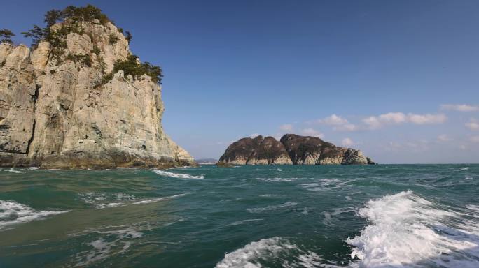 游船海浪海岛礁石海岸升格慢动作