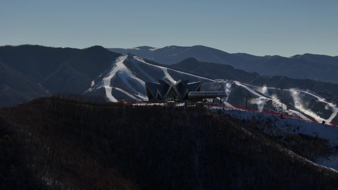 崇礼翠云山滑雪场山顶特写远景富龙滑雪场