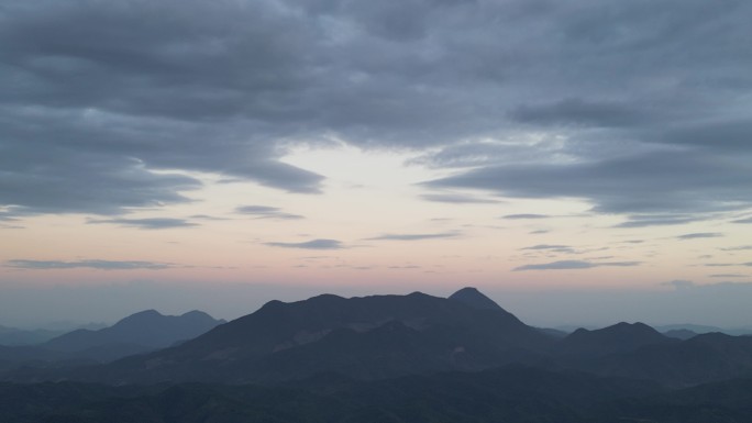 天空黄昏云霞落日余晖原始素材