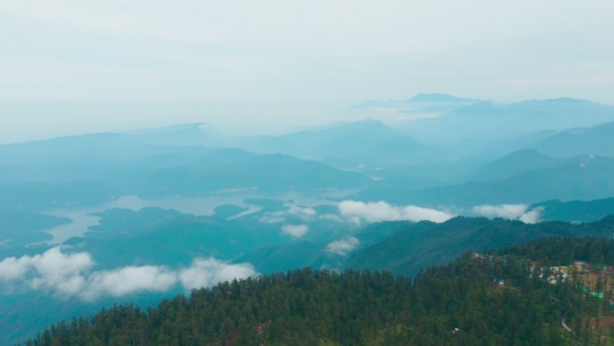 航拍瓦屋山风光