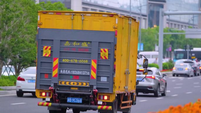 城市马路街道街头街景上班下班高峰期汽车车