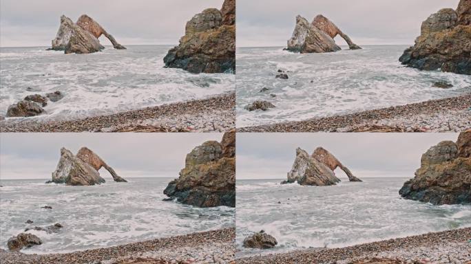 苏格兰阿伯丁郡Portknockie的Bow Fiddle Rock