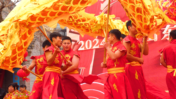 山东春节乡村舞龙