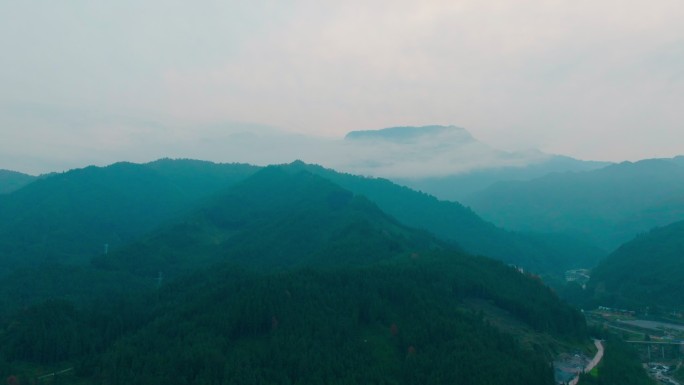 航拍瓦屋山风光