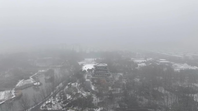 江苏淮安：迎来降雪天气