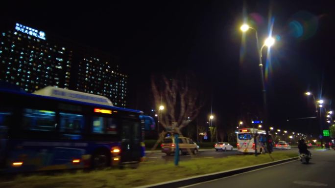 城市夜晚马路夜景汽车窗外的风景视频素材4