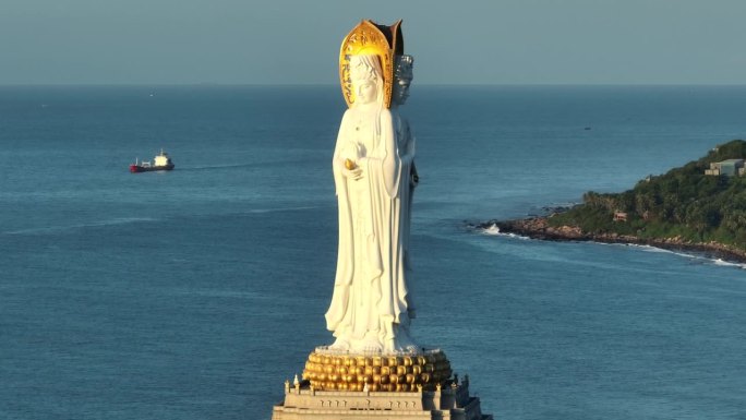 中国海南岛南山寺海边的佛教观音像