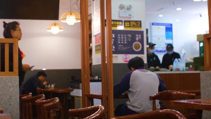 小吃饭店快餐餐厅顾客用餐环境视频素材人物