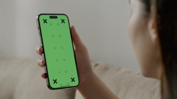 特写使用绿屏手机屏幕模板特写镜头绿幕抠像