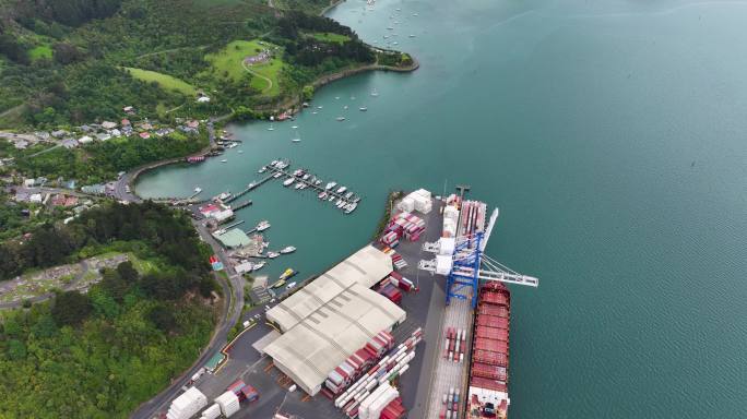 延时航拍新西兰达尼丁市港口风光
