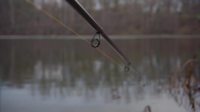 POV钓鱼冒险:在湖边卷绕碳棒