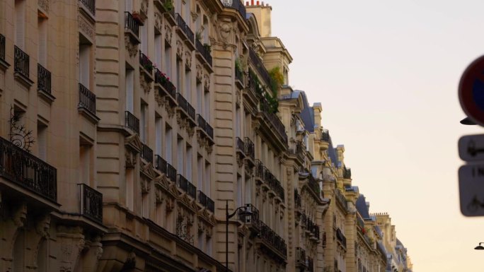 经典建筑的巴黎街