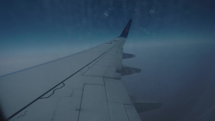 机翼 飞机窗外 云海 飞机翅膀