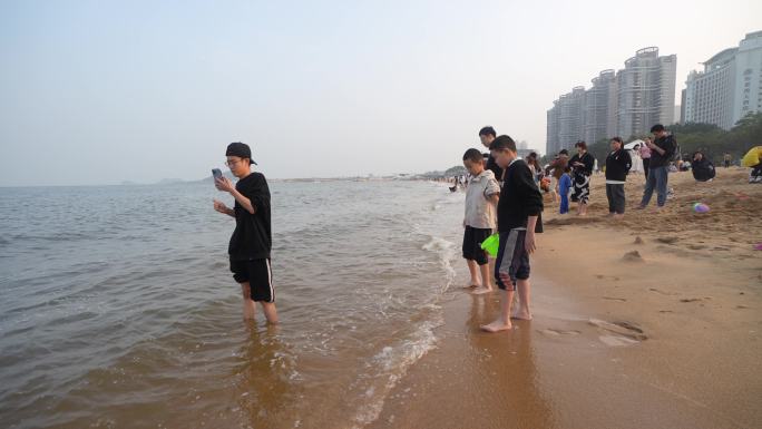 海滩沙滩海浪游人休闲视频4K