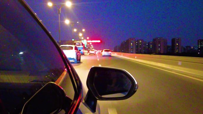 城市夜晚汽车在马路上行驶夜景视频素材99