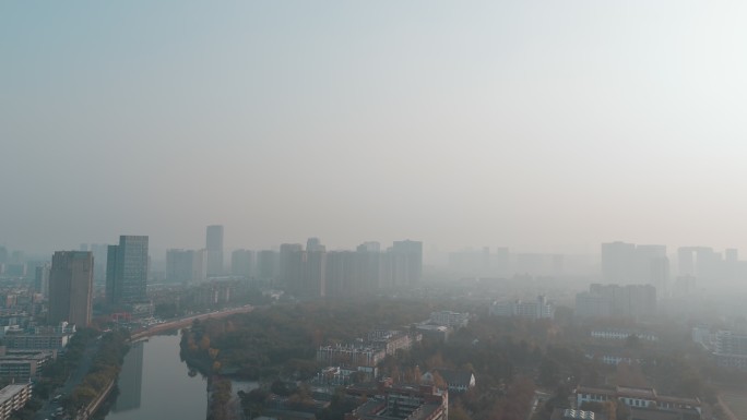 迷雾下的朦胧城市