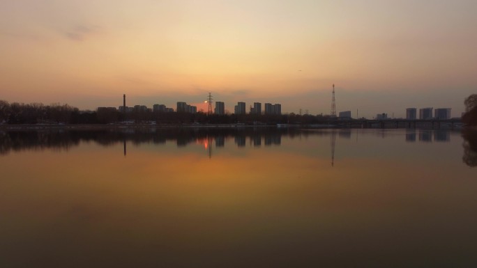 河边夕阳夕阳红夜幕降临落日余晖水边湖边