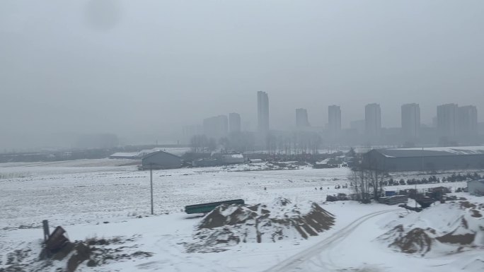 雪天城市远景东北