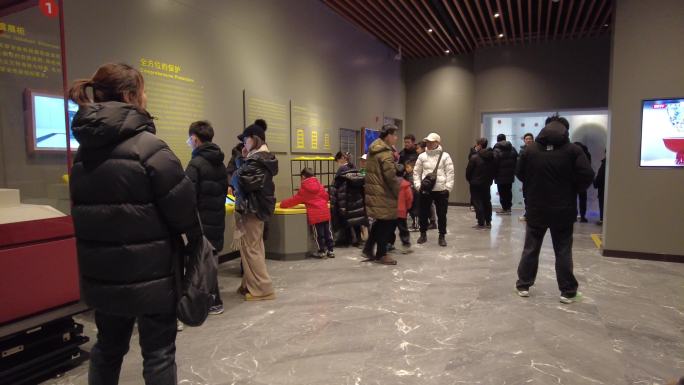 北京大运河博物馆地震知识展览观众参观科学