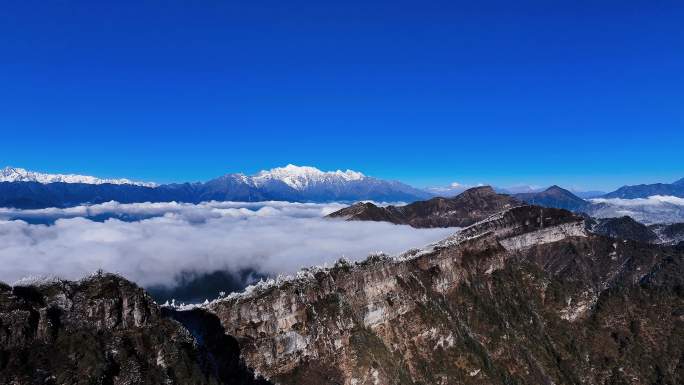 航拍贡嘎雪山