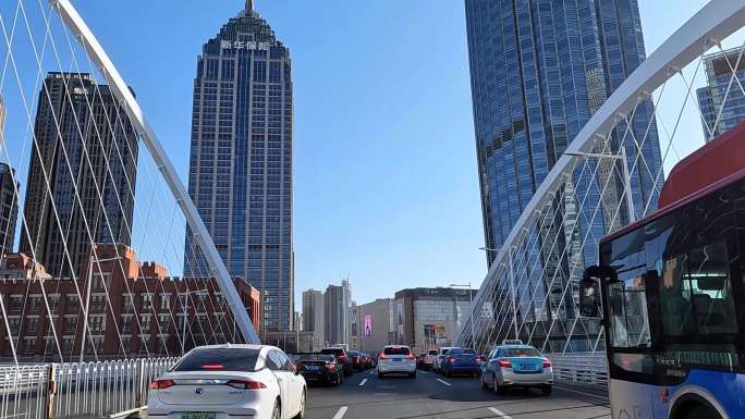 天津解放桥 开车第一视角 城市风景 逆光