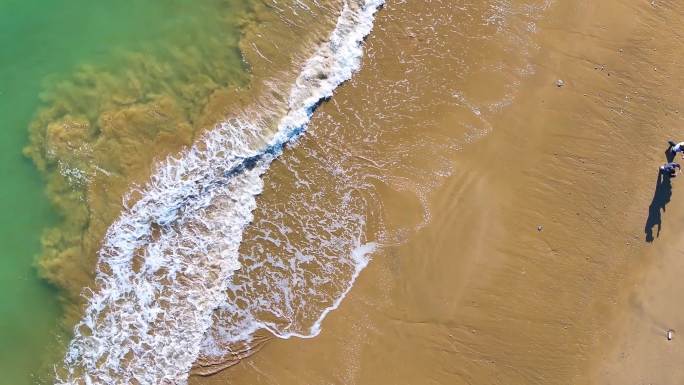 大海海边海水海浪沙滩海滩航拍海岸线风景唯