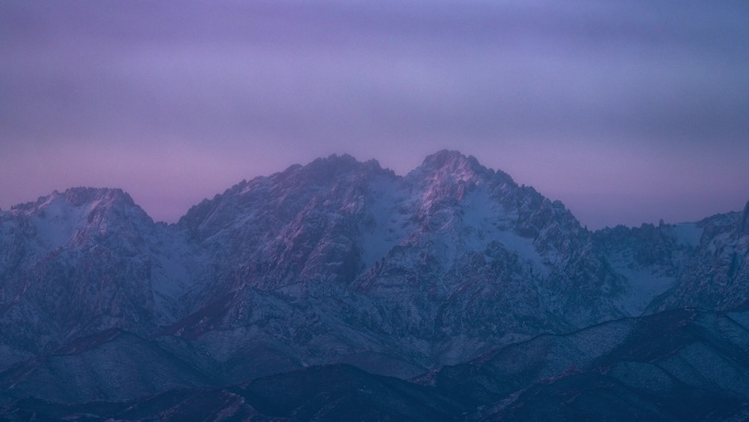 马牙雪山日照金山