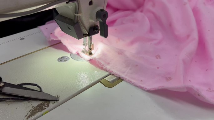缝纫机 针脚 缝纫被罩 做棉被过程