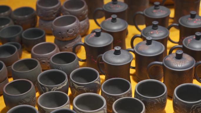 茶博会上展示的各种饮茶泡茶茶具和器具