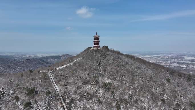 航拍襄阳古隆中风景区腾龙阁隆中山雪景风光