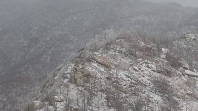 航拍威海市环翠区里口山桃子山风雪山野雪凇