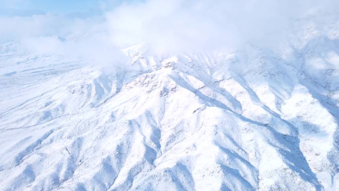 贺兰山雪景 拜寺口双塔