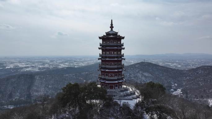 航拍襄阳古隆中风景区腾龙阁隆中山雪景风光