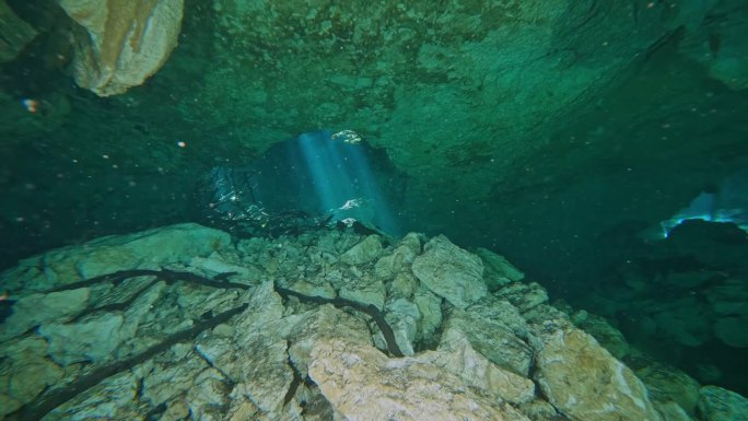 潜水者水下洞穴潜水佛罗里达杰克逊蓝洞美国