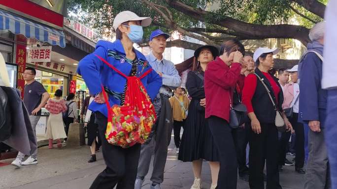 沙头角 中英街人流中英街中英街盐田警示钟