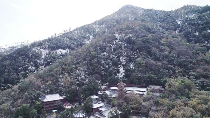 西昌泸山下雪