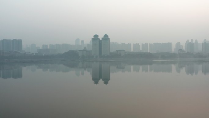 武汉洪山区南湖冬季日出晨雾城市风景航拍