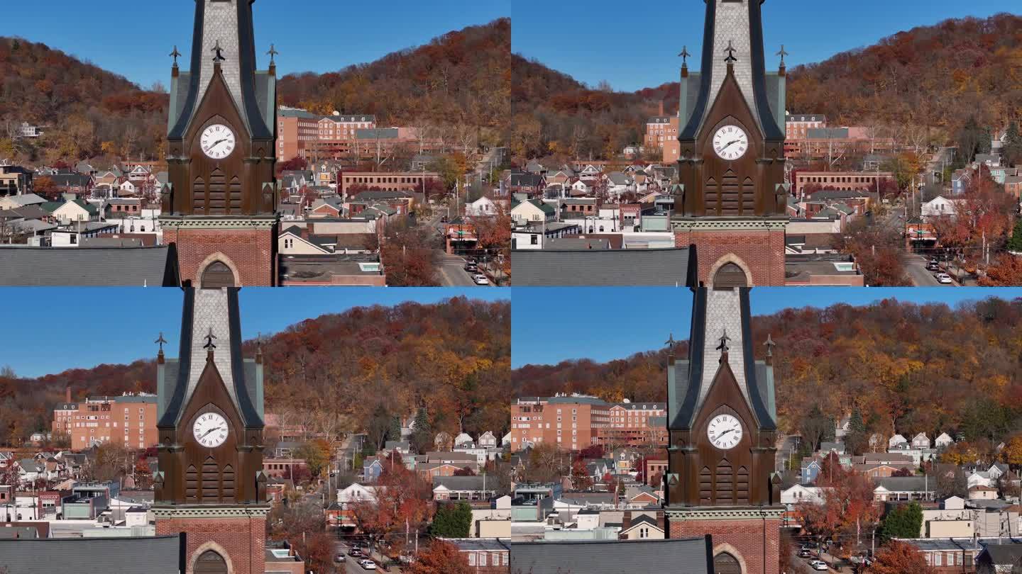 小镇市政厅钟楼的视差视图