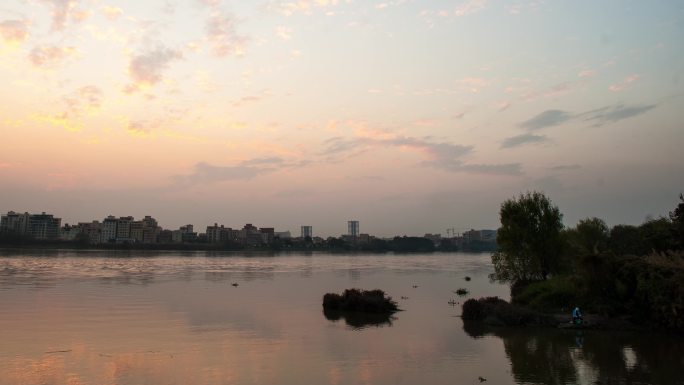 夕阳下的流溪河