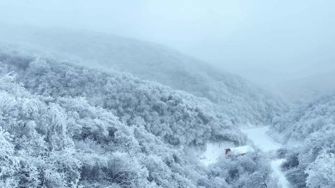 航拍陕西汉中龙头山雪景-5