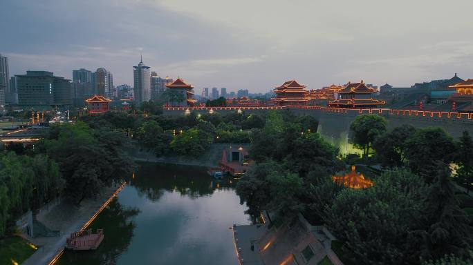 西安城墙永宁门蓝调夜景航拍