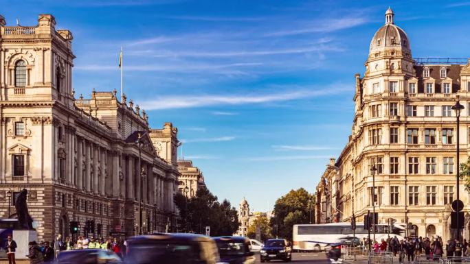 英国伦敦，英国，伦敦，大本钟和威斯敏斯特周围人群步行和游客穿过街道交通的时间流逝